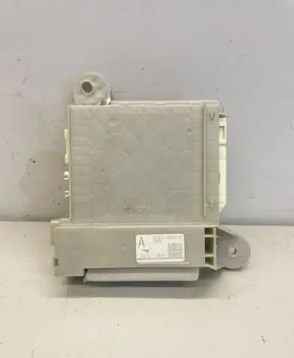 Lexus GS 250 350 300H 450H Fuse module 8267030340B