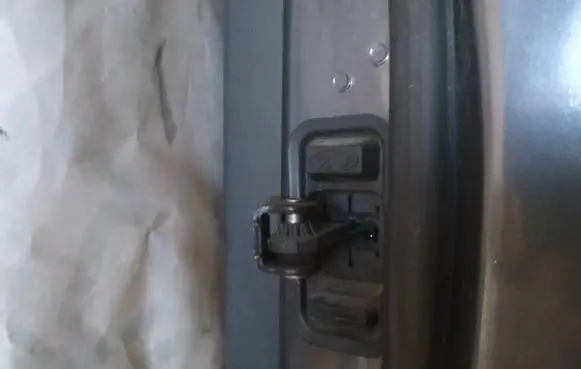 Ford Focus C-MAX Rear door check strap stopper