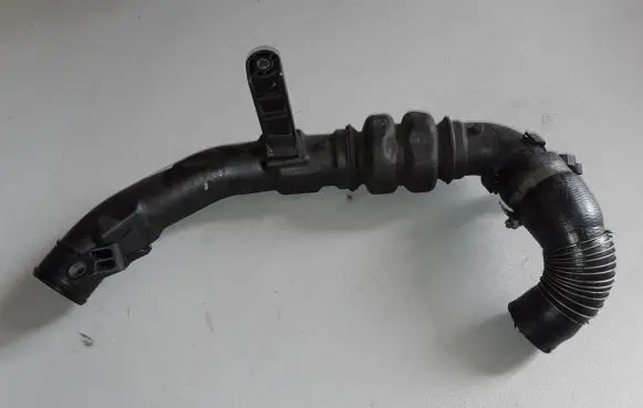 Ford Kuga II Intercooler hose/pipe FV416C646DC