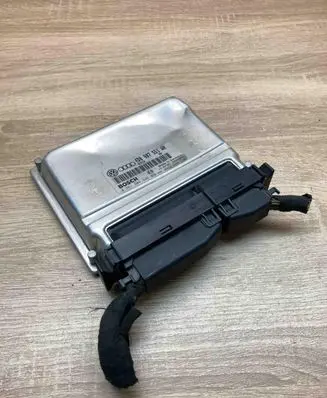 Volkswagen PASSAT B5 Engine control unit/module ECU 4D0907551AH 0261204346