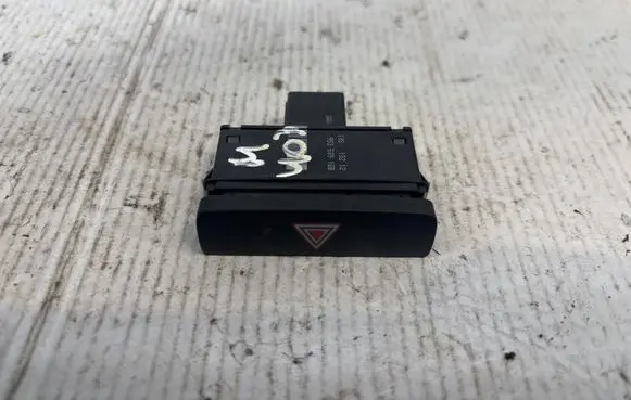 Volkswagen PASSAT B7 Hazard light switch 9535091QB 10S13212