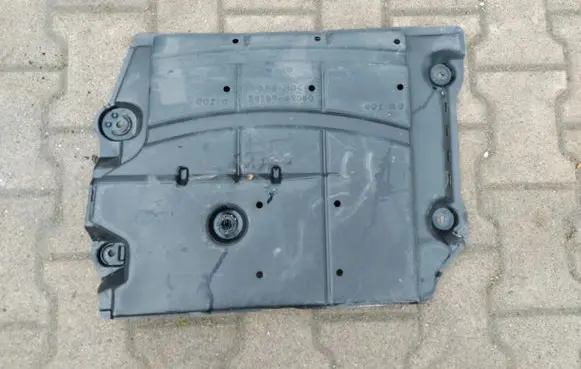Rear underbody cover/under tray