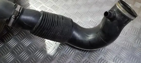 Peugeot 206 Air intake hose/pipe 9625678980
