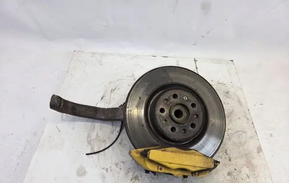 Maserati Ghibli Front wheel hub spindle knuckle 670004761
