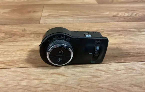 Opel Insignia A Light switch 13268707 251684 B31B