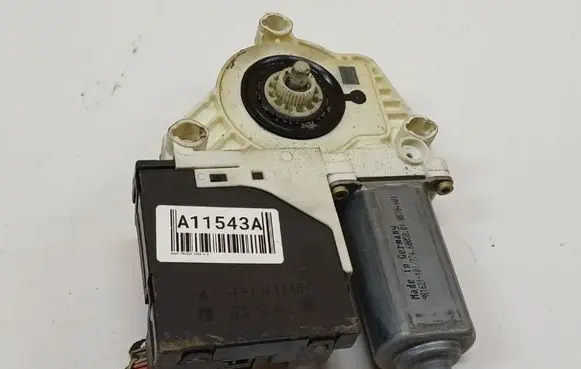 Seat Toledo III (5P) Front door window regulator motor 1K0959793D