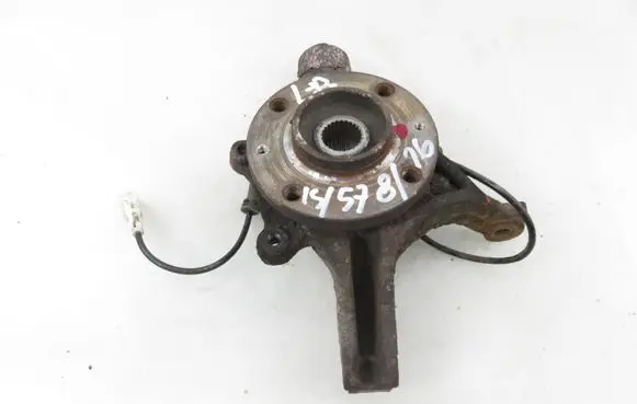 Peugeot 307 Front wheel hub spindle knuckle 