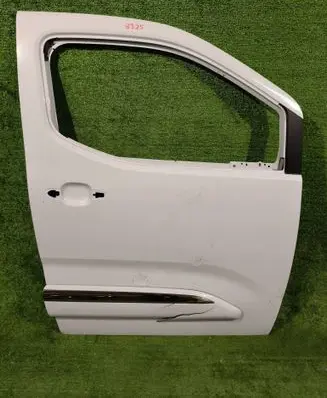 Opel Combo E Front door 