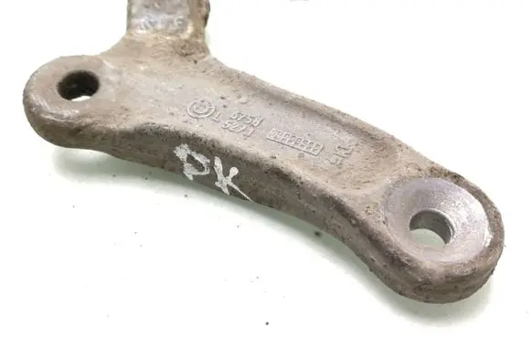 BMW 5 E60 E61 Sway bar bush bracket, front 6758527