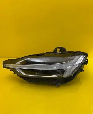 Volvo XC60 Headlight/headlamp 32133548