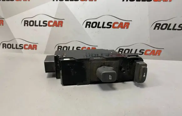 Volvo S60 Electric window control switch 8682950