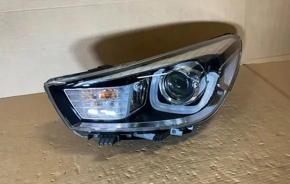 KIA Rio Headlight/headlamp 92101H8