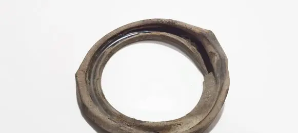 Toyota Avensis T220 Front coil spring rubber mount ljf4