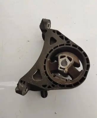 Opel Insignia A Engine mount bracket 13227769