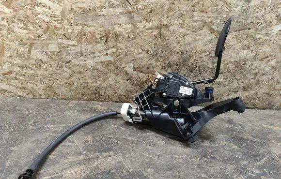 Jaguar XJ X350 Accelerator throttle pedal 6PV00873702 2W939F836AC