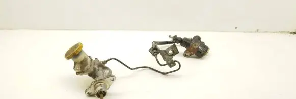 Subaru Forester SH Brake fluid reservoir 