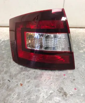 Skoda Rapid (NH) Rear/tail lights 5JJ945095ABILI 5JJ945095A