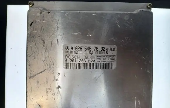 Mercedes-Benz CLK A208 C208 Engine control unit/module A0285457832 26RT0000 0261206570