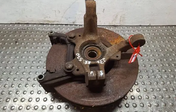 Renault Clio III Front wheel hub spindle knuckle S25056570 8200345945