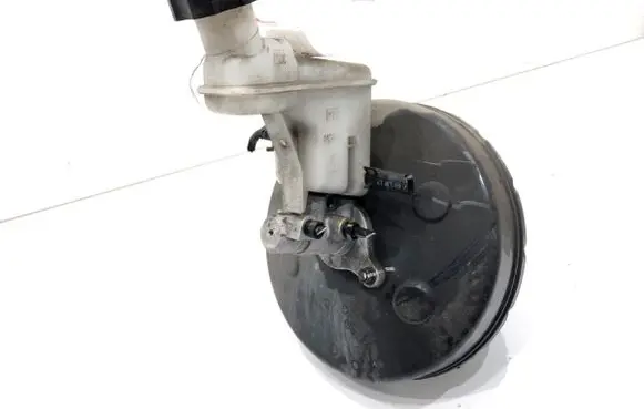 Hyundai ix35 Brake booster 585002S201