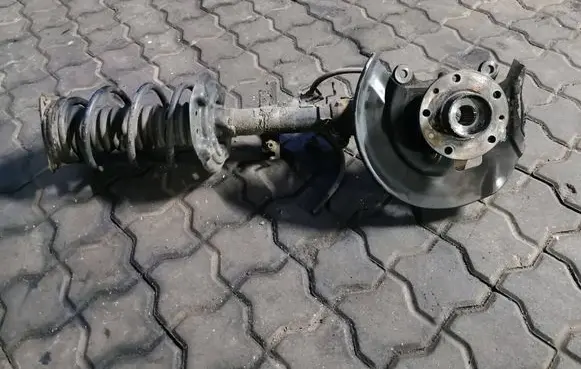 Nissan Qashqai Tailgate strut 