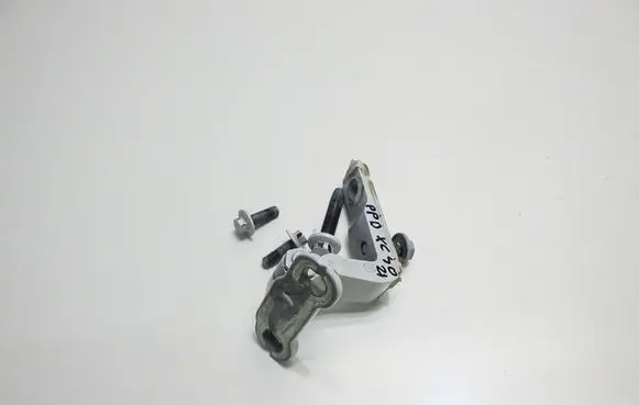 Volvo XC40 Front door lower hinge 31457072