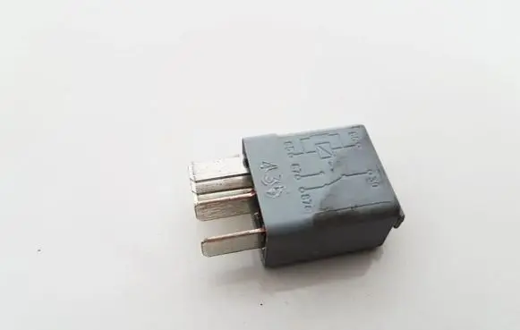 Opel Zafira B Other relay 13100504 677.20