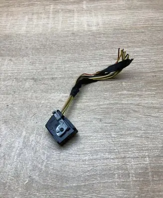 BMW 3 E90 E91 Plug wire 8364646
