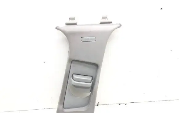 Mercedes-Benz C W204 (B) pillar trim (top) A2048600230