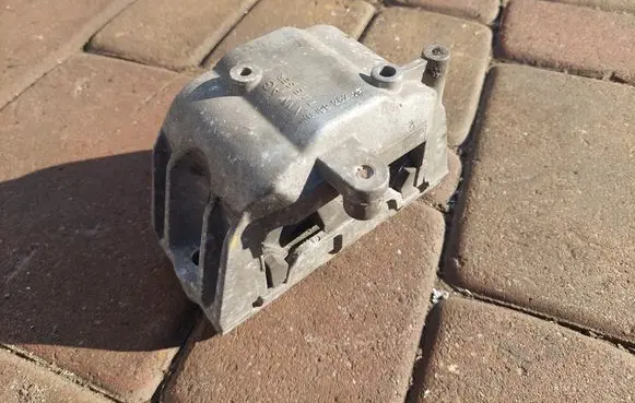 Audi A3 S3 A3 Sportback 8P Engine mount bracket 1K0199262AF
