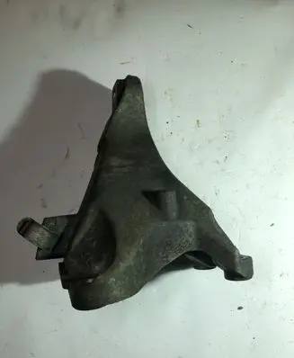 BMW 1 E81 E87 Engine mounting bracket 22116781916