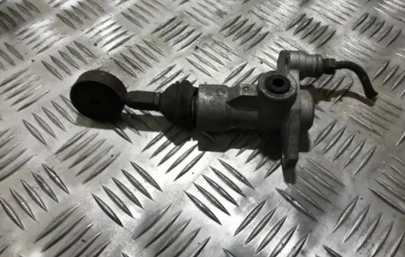 Audi A4 S4 B5 8D Clutch master cylinder 8d1721401