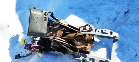 Volkswagen PASSAT B5 Steering wheel axle 