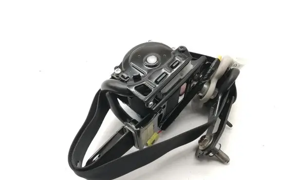 Mazda CX-3 Front seatbelt E40643200