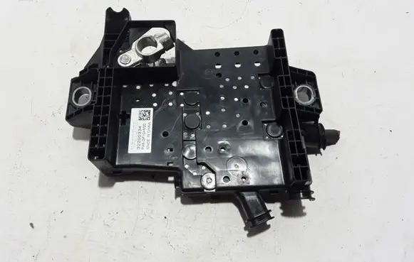 Volvo XC40 Fuse module 32200334