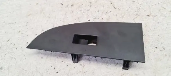 Seat Leon (1P) Front door window switch trim 1P1867172 15602310