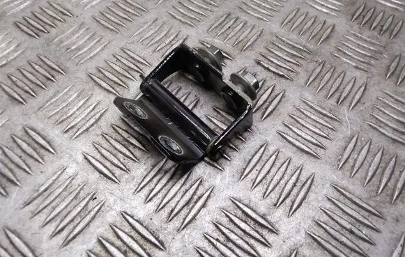 Nissan Qashqai+2 Tailgate/trunk/boot hinge