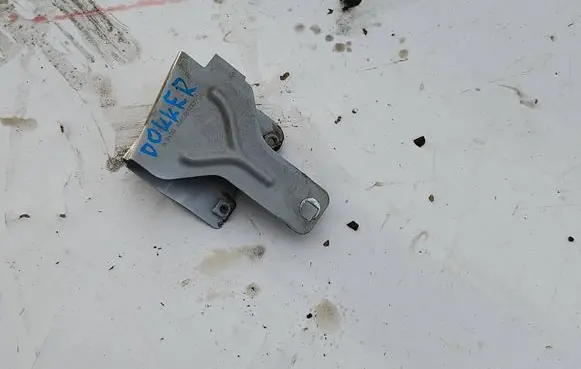Dacia Dokker Fender mounting bracket 