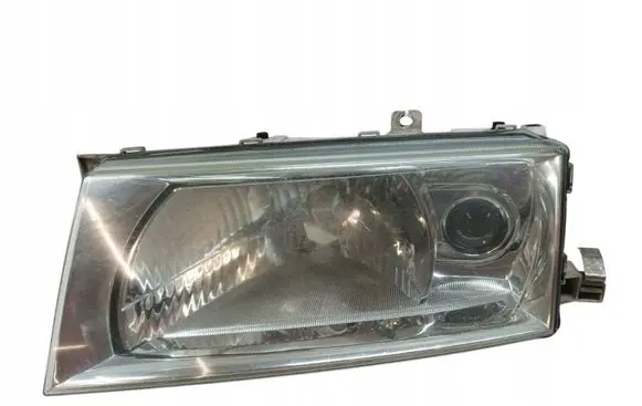 Skoda Octavia Mk2 (1Z) Headlight/headlamp 1U1941015L