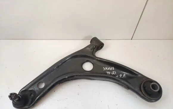 Toyota Yaris Front lower control arm/wishbone 4806809150