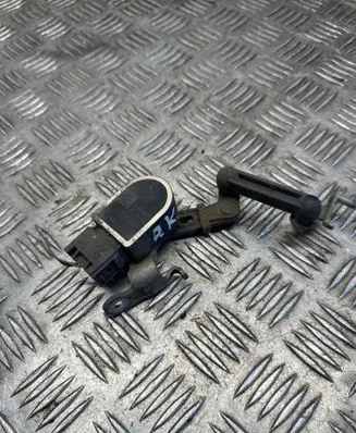 Headlight/headlamp level sensor
