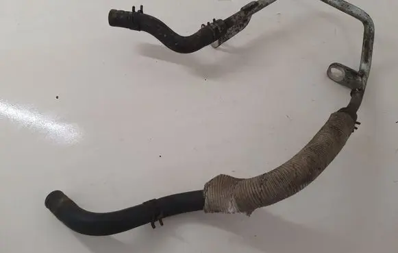 Toyota Avensis T270 Engine coolant pipe/hose