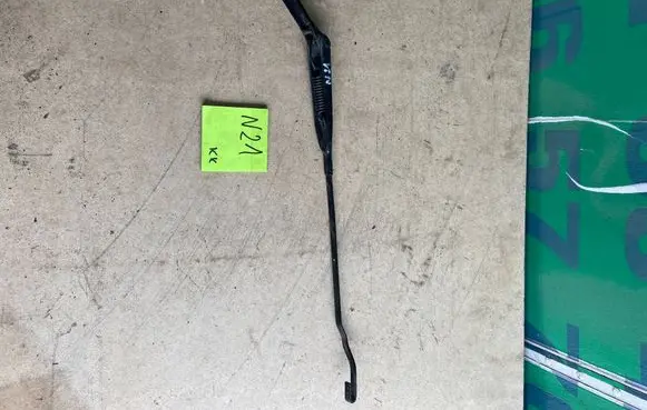 Opel Vectra B Front wiper blade arm 90504175