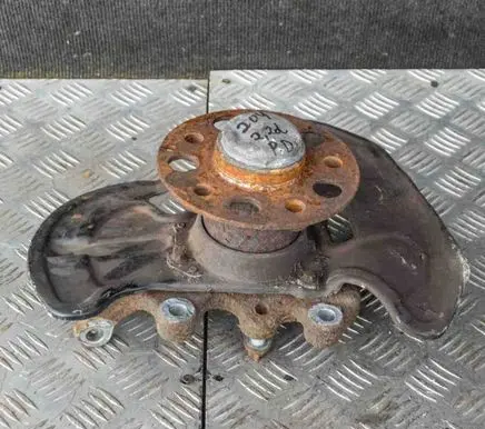 Mercedes-Benz C W204 Front wheel hub A2044200844