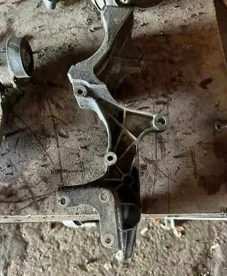 Volvo S70 V70 V70 XC Generator/alternator bracket 9180698