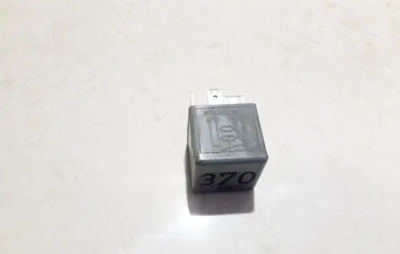Audi A6 S6 C5 4B Other relay 8d0951253 v23134-j52-x300
