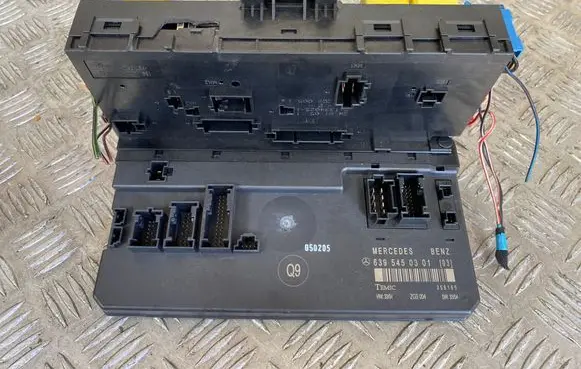 Mercedes-Benz Vito Viano W639 SAM control unit 6395450301 050205 356165