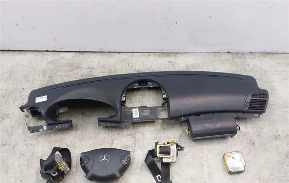 Mercedes-Benz E W211 Dashboard A2116800687