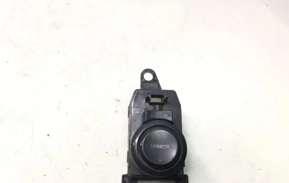 Hyundai i20 (PB PBT) Wing mirror switch 202008161