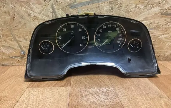 Opel Zafira A Speedometer (instrument cluster) 24461768 1100802090